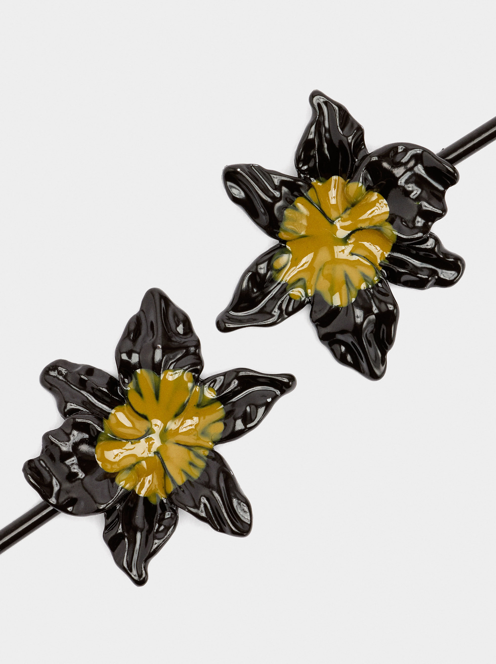 Orecchini a barra con fiore