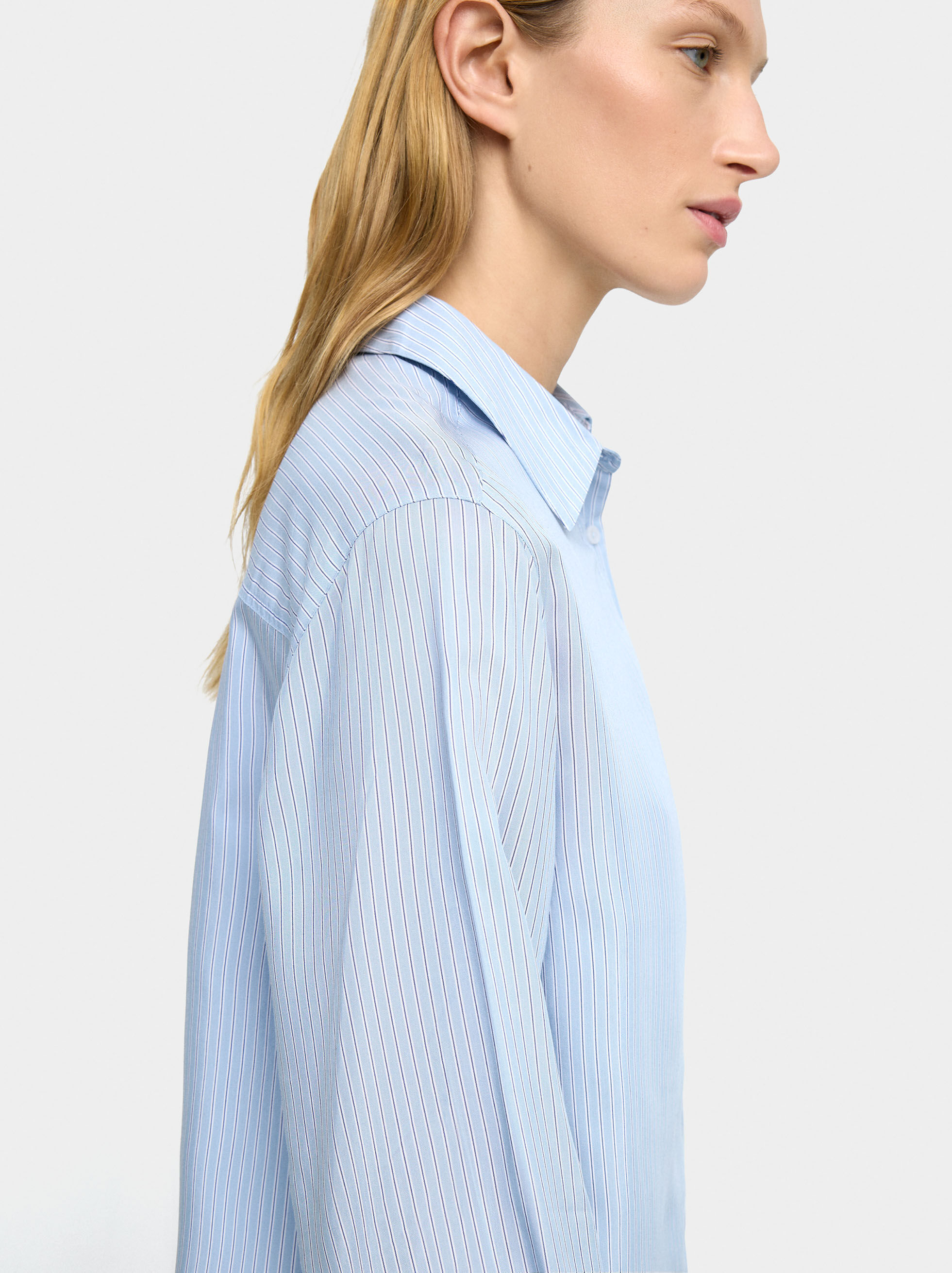 Camicia con righe diplomatiche