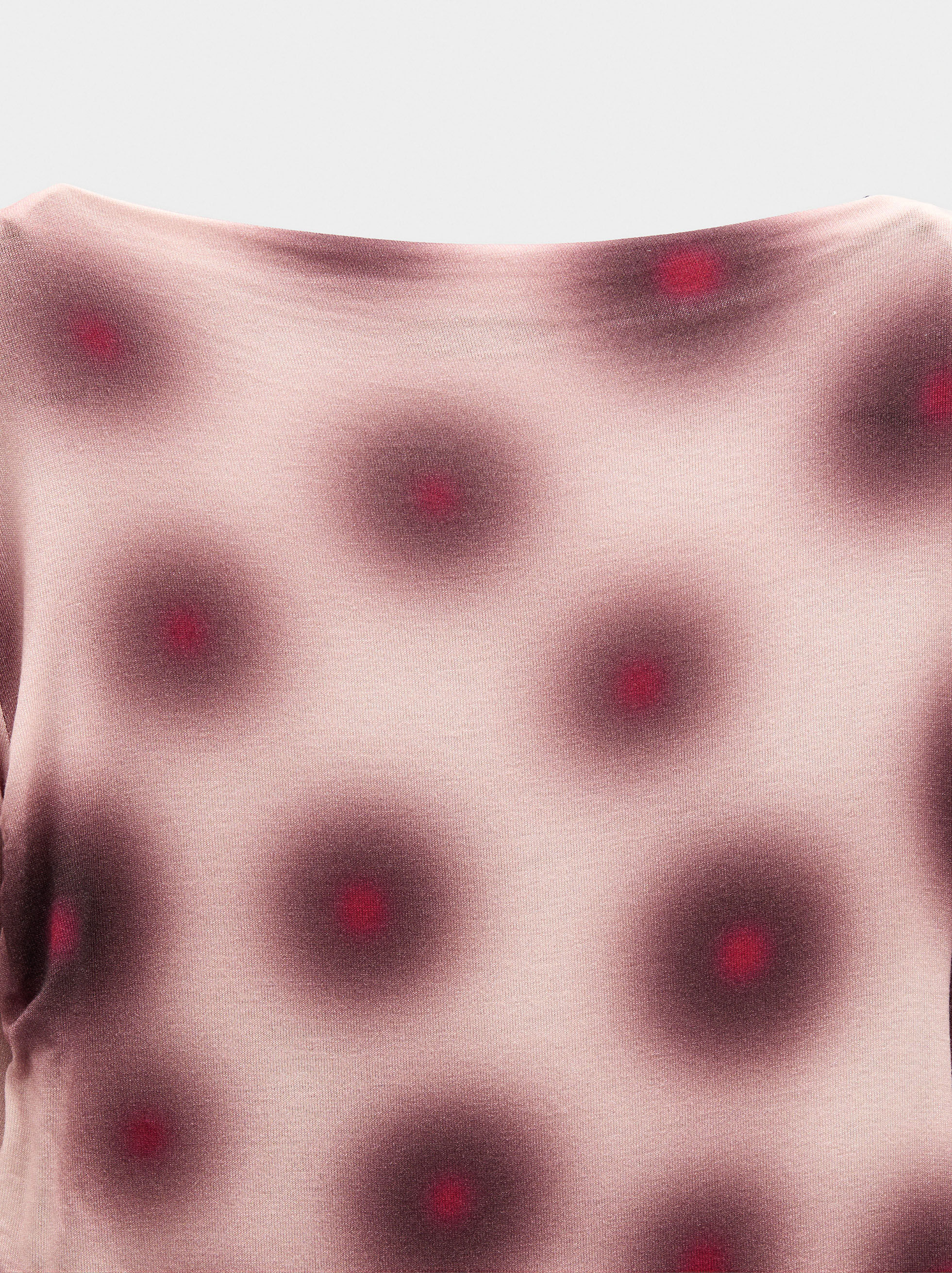 Maglietta stampata con drappeggi