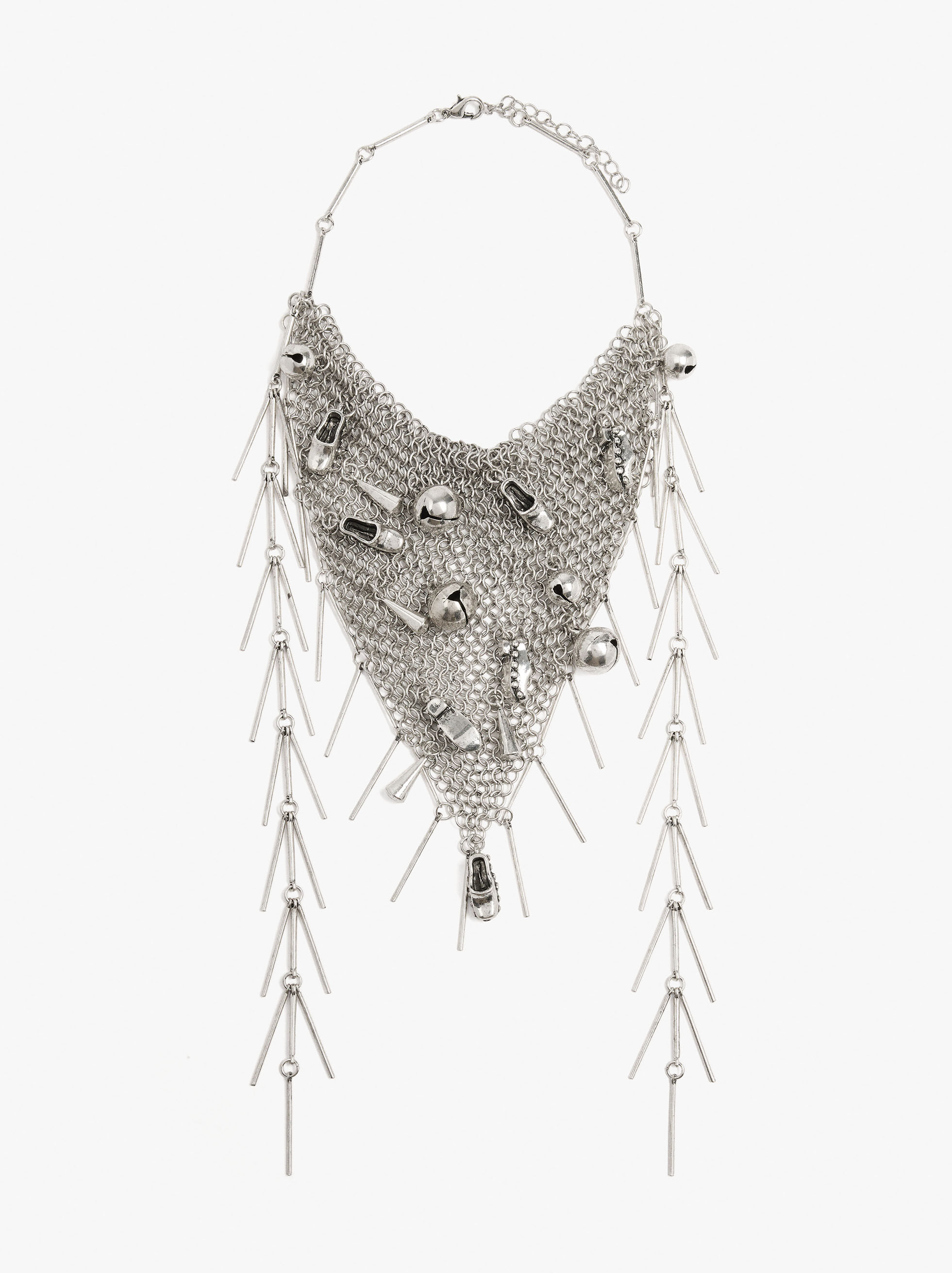Collana con ciondoli tintinnabuli, zoccoli e barre