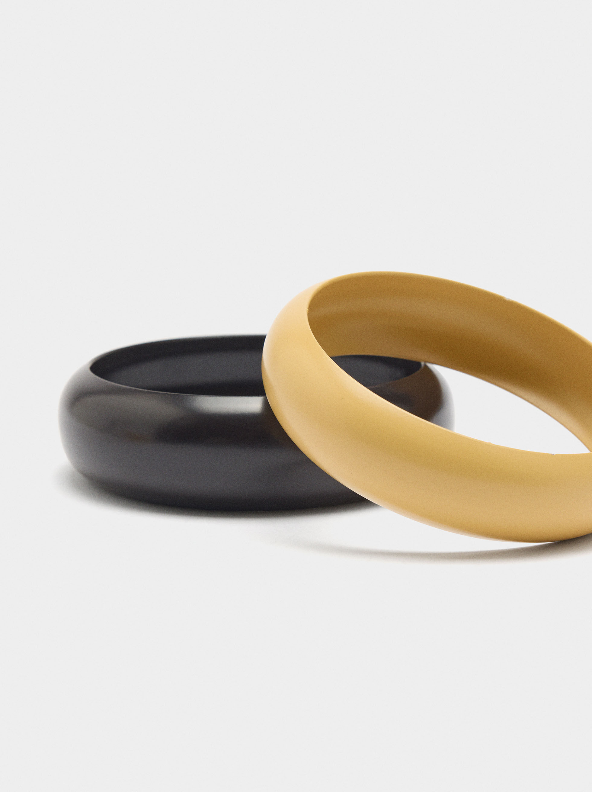 Set di bracciali con smalto