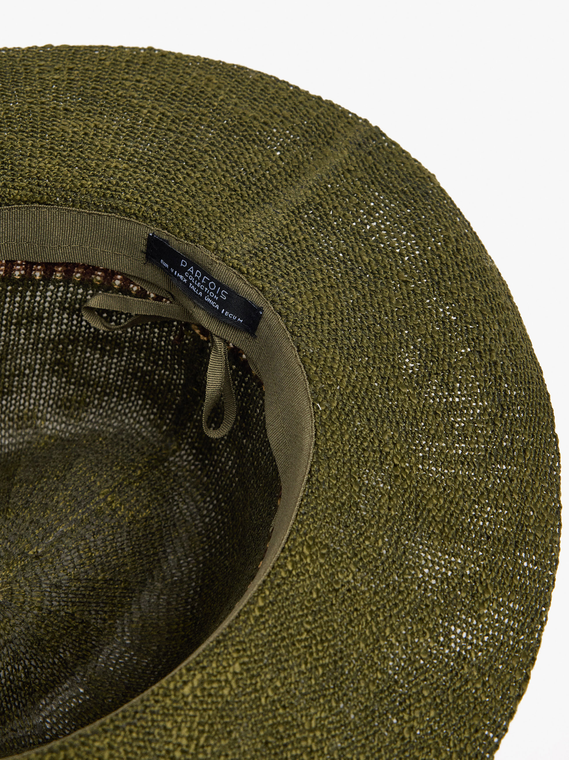 Cappello in maglia con dettaglio bicolor