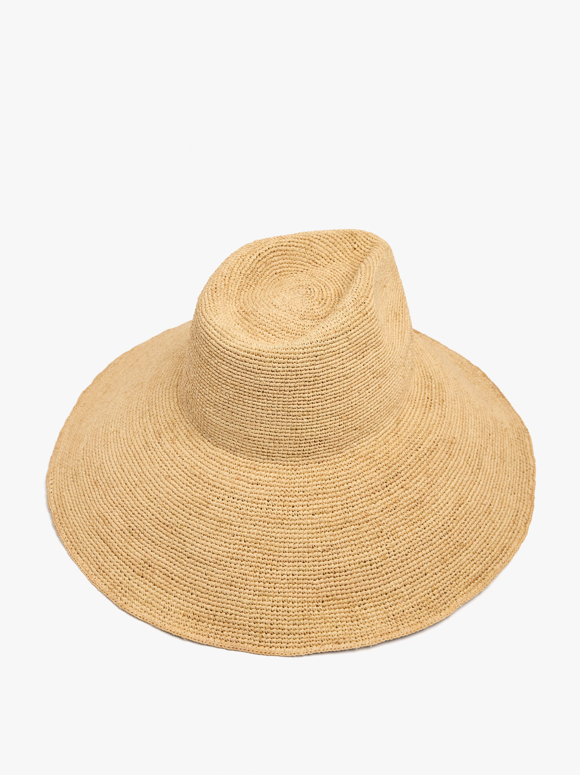 Cappello a tesa larga in paglia