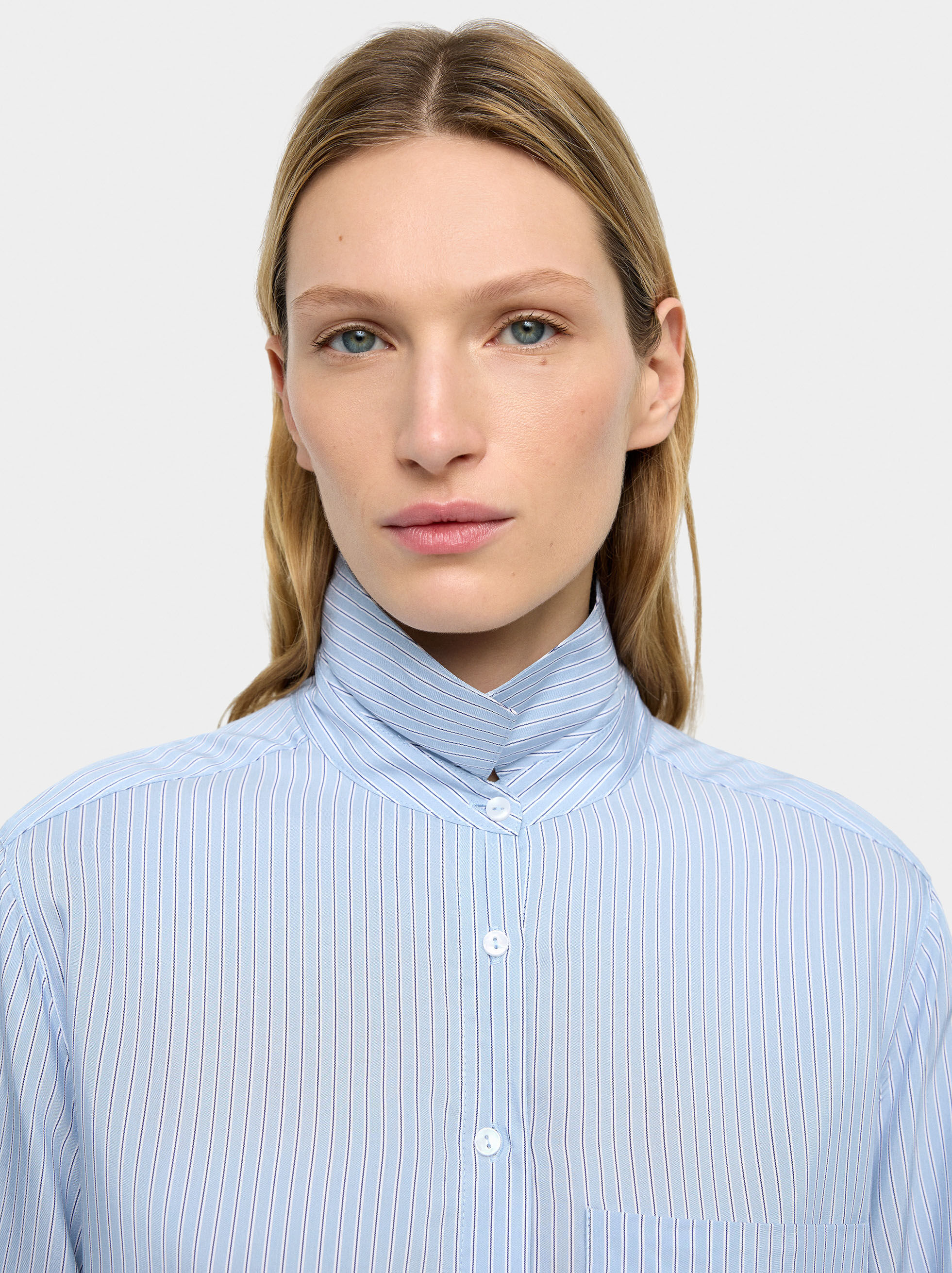 Camicia con righe diplomatiche