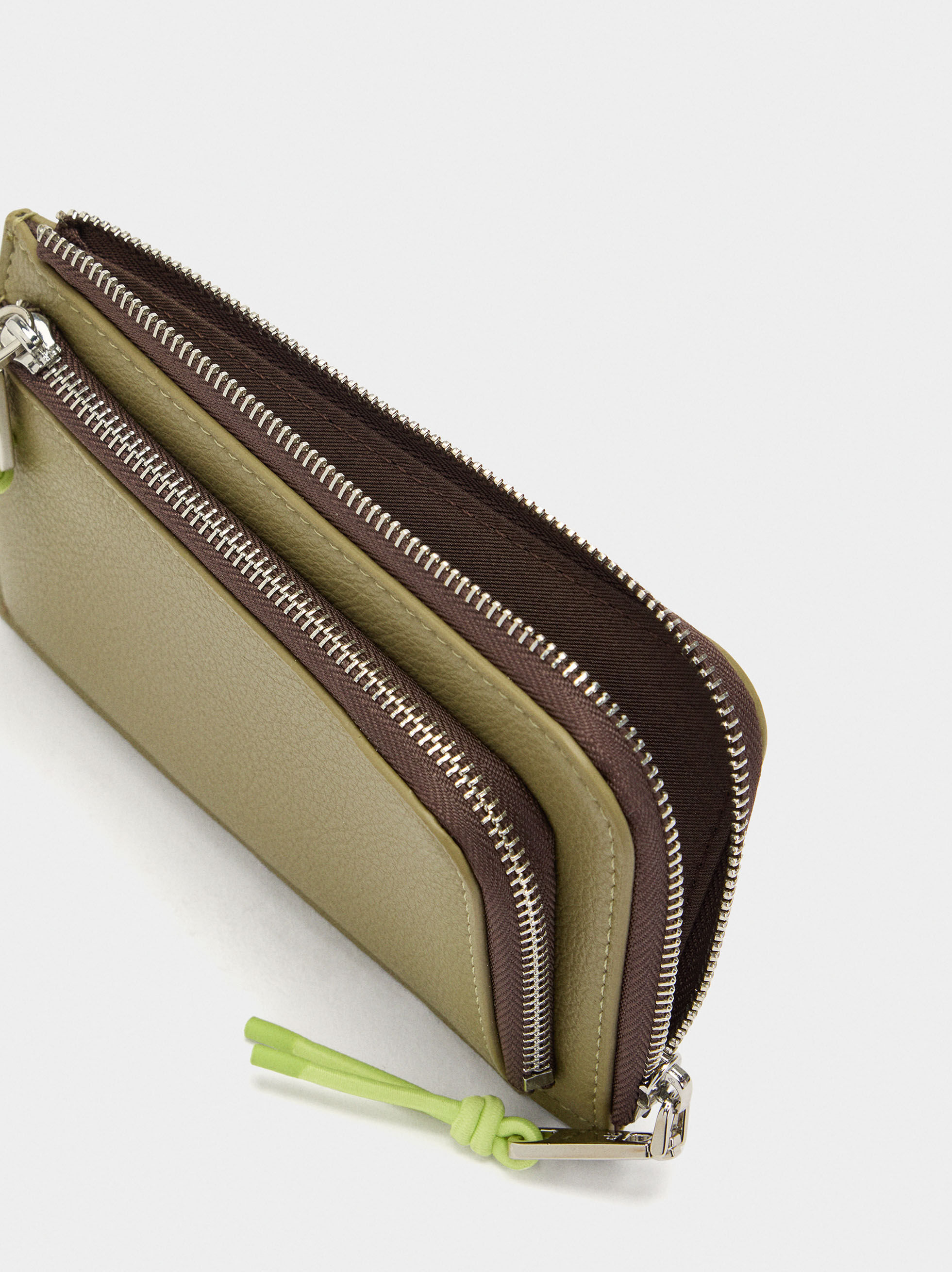 Borsa multifunzionale con texture e cordoncino